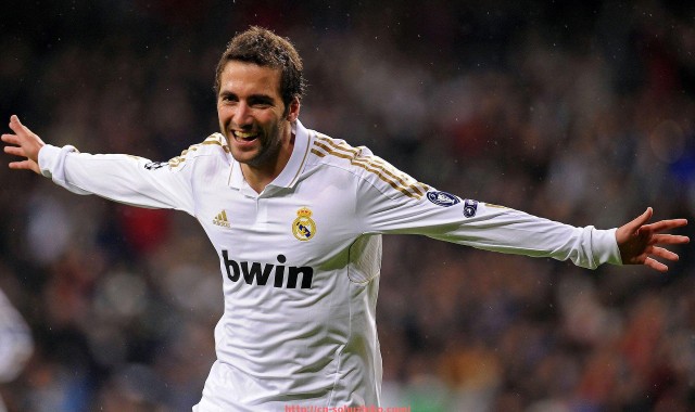 搜狐体育直播-巴特尔在CBA球员生涯回顾：内线巨塔的辉煌岁月