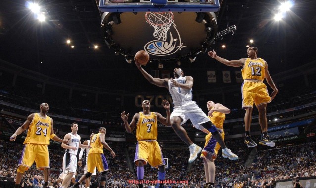 搜狐体育直播-世俱杯球员转会传闻动态追踪及其对球队阵容的影响